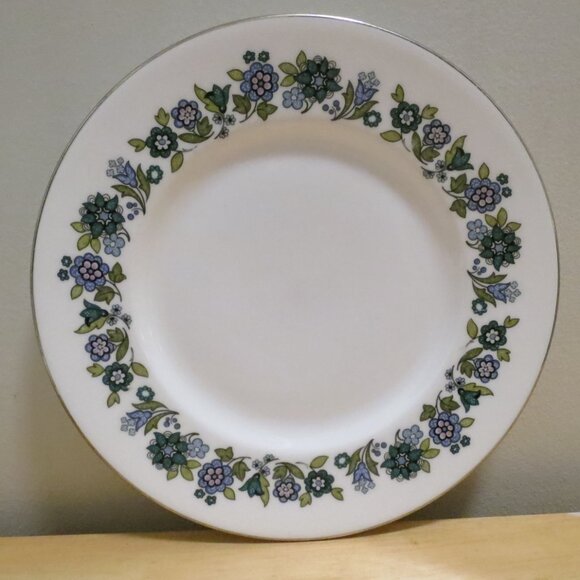 Royal Doulton Esprit X5 Salad Plate 8" and X4 Bread Butter Plate 6.5" Lot H5011 - Picture 2 of 4